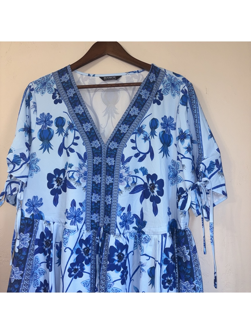 BloomChic Floral Midi Dress - Size 14-16 - Blue & White - V-Neck - Tie-Sleeve - Picture 2 of 4